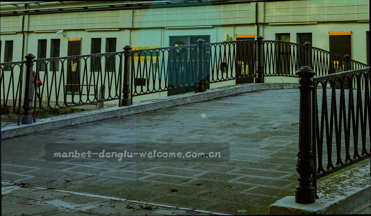 四段式流程信息图，使用等宽编号与箭头串联，末端节点以薄荷绿标示回复完成状态